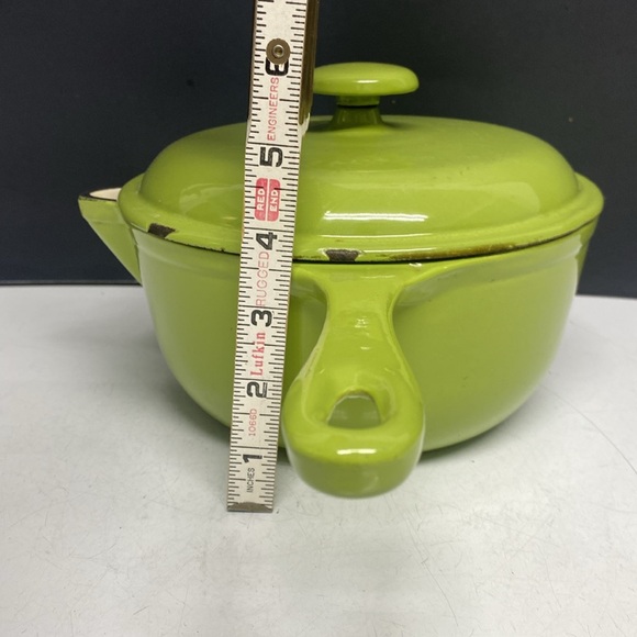 American Collection Enameled Cast Iron Pan with Lid - Picture 6 of 17